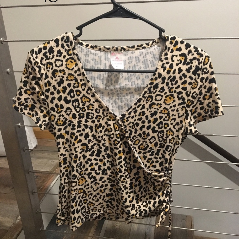 • Leopard Print Top•